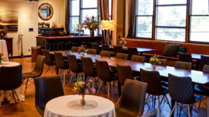 long-table-arrangement